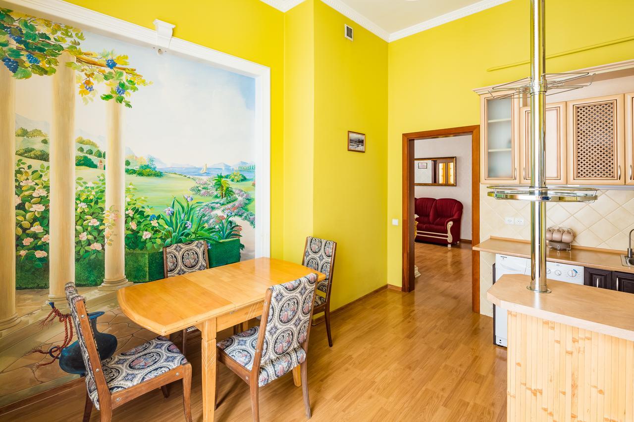 2 Virmens'ka Apartment Lviv